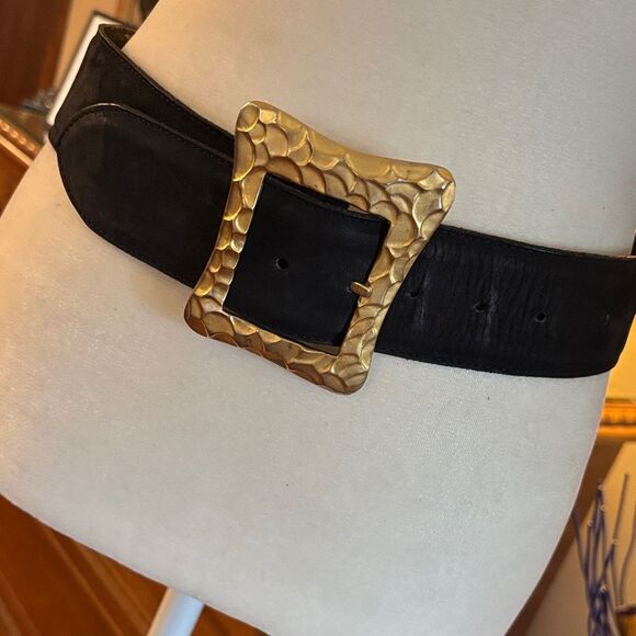 Vintage OJAY Australia Suede Belt with Large Gold Buckle - 28 - Picture 1 of 6